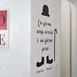 - Elegant Apartman *