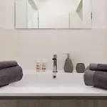- Elegant Apartment *