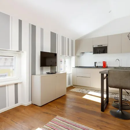 - Elegant Lägenhet *