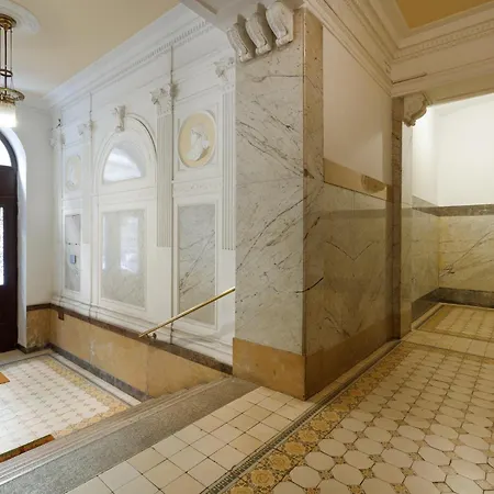 - Elegant Lägenhet *